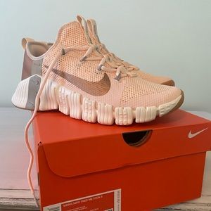 Nike free metcon 3 guava